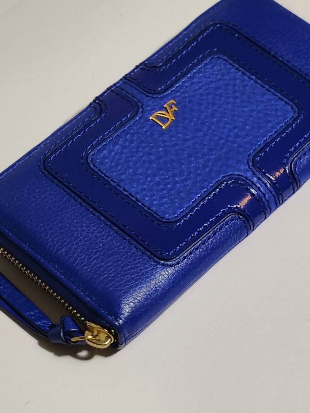 Diane Von Furstenberg DVF Blue Leather Wallet Tri-Compartment Zip Basics Preppy